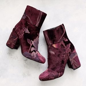 Steve Madden Goldie Velvet Booties